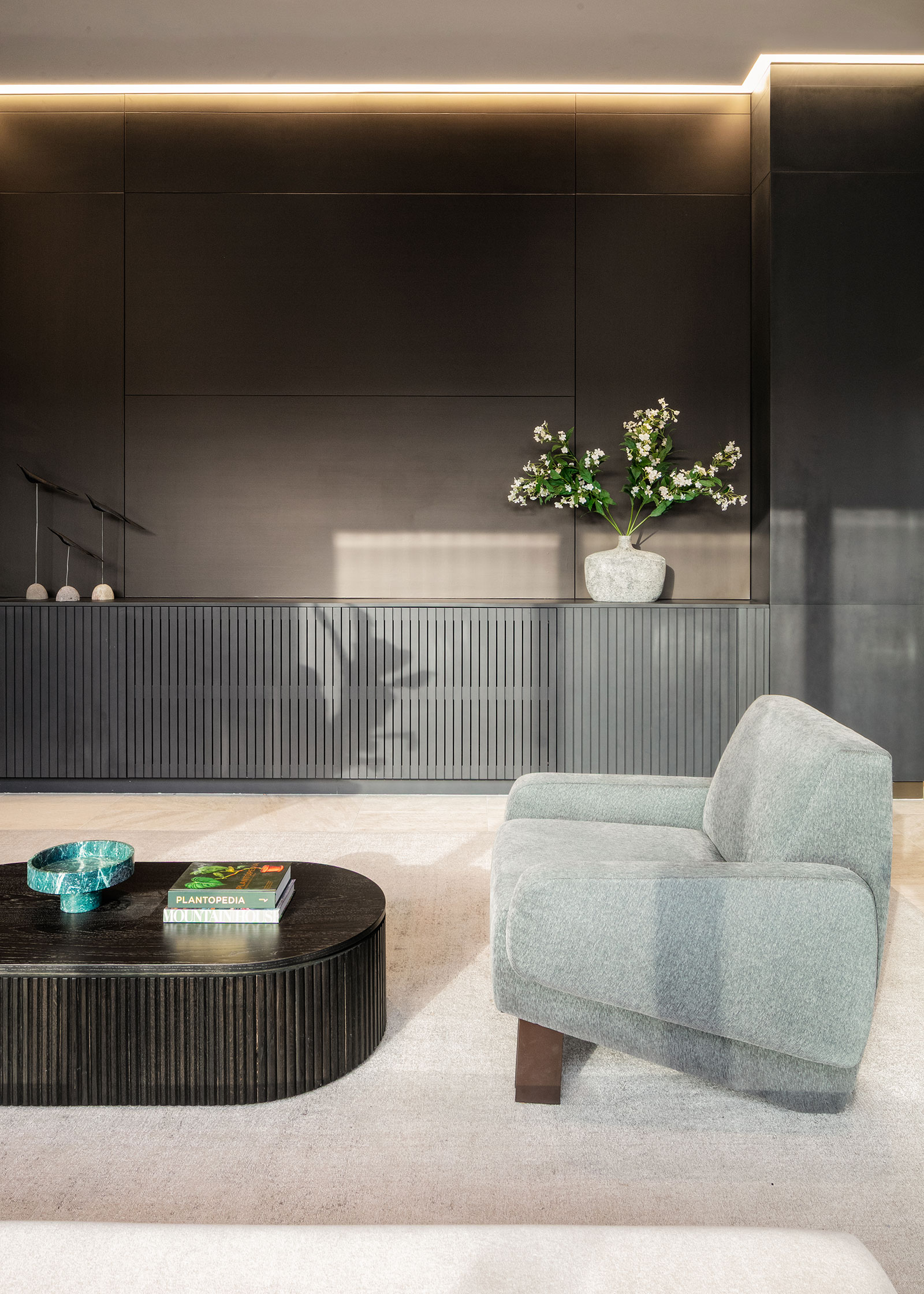 24 Hour attended lobby